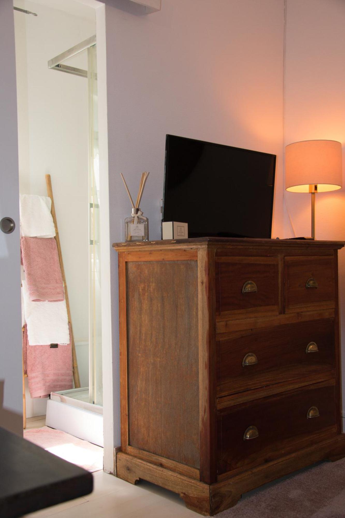 Double Room Private Bathroom