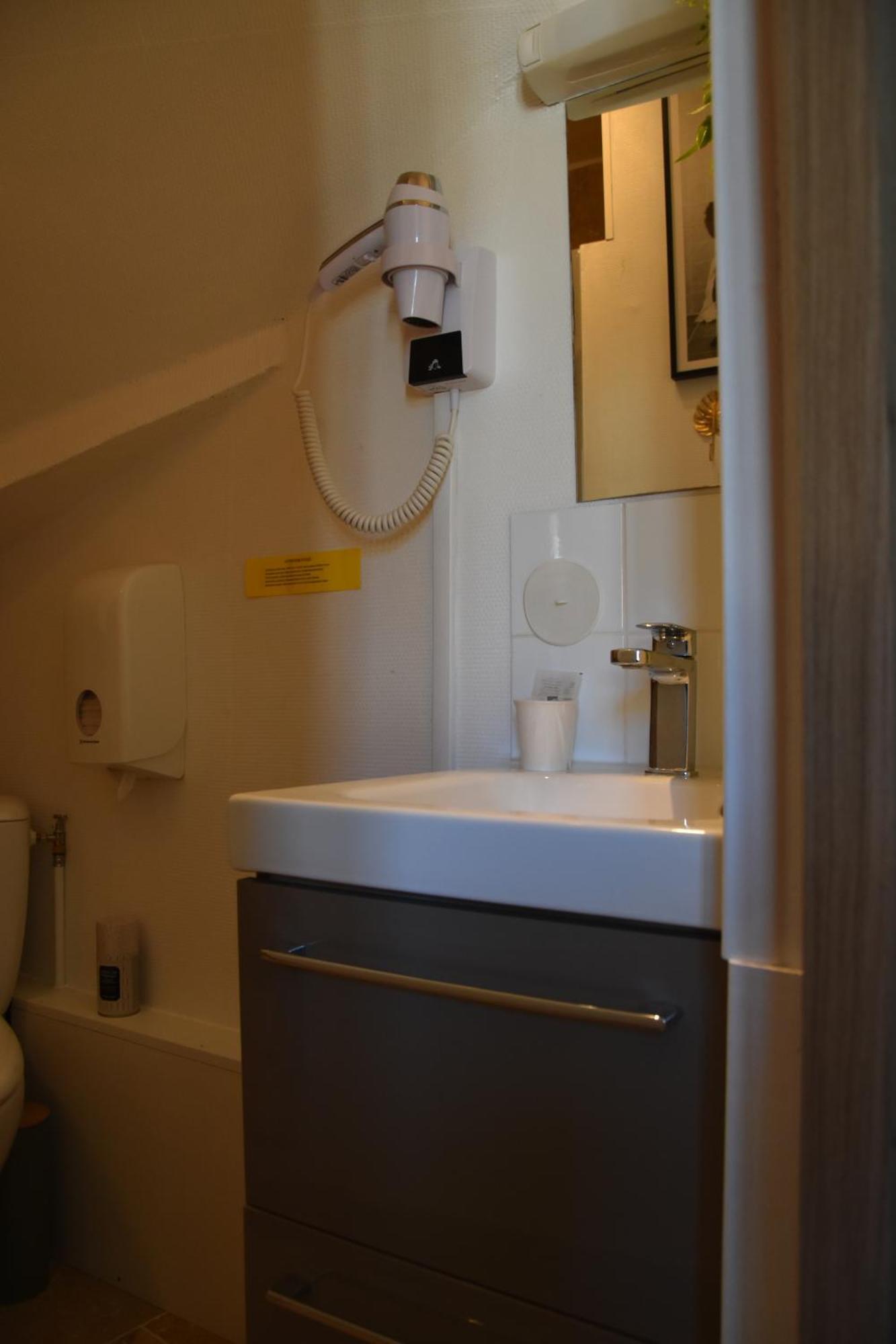 Double Room Private Bathroom